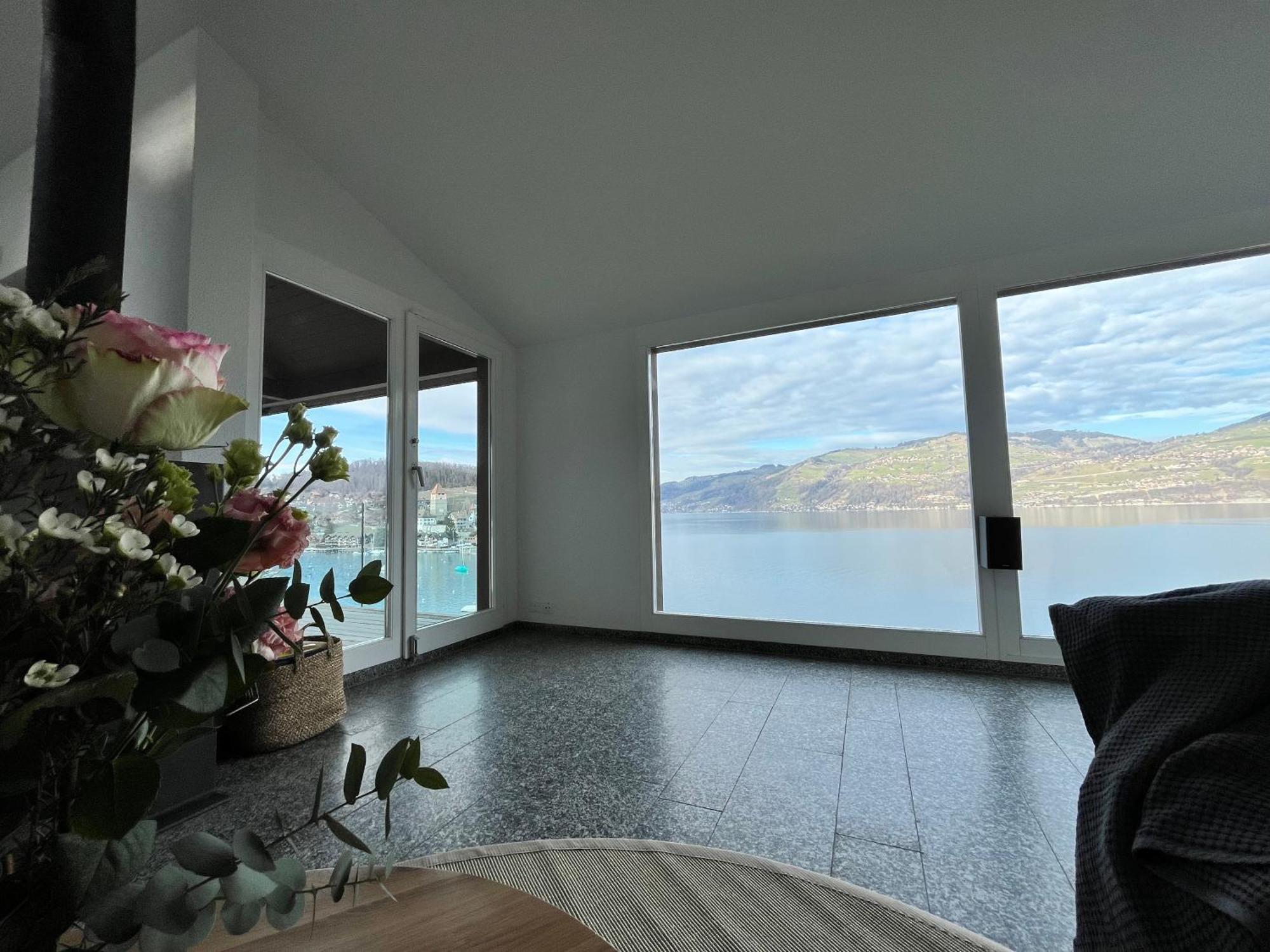Wohnung Mit Grossartiger Seesicht Und Balkon Spiez Exterior photo